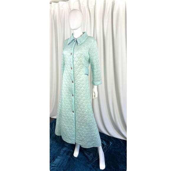 Vintage 60’s 70’s Long Quilted Bed Jacket in Soft Pastel Mint Green • Coat XS/S - Picture 6 of 10
